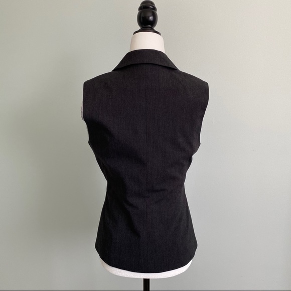 Suzy Shier Two Button Vest - Picture 2 of 5